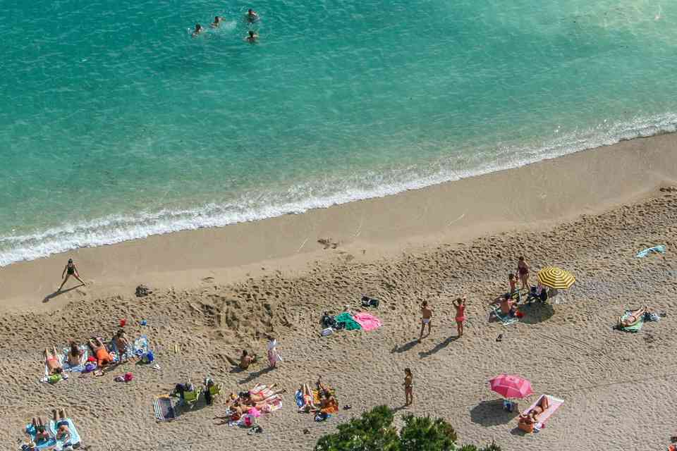 Russians Urged to Apply for Schengen Visas Ahead of Summer featured image